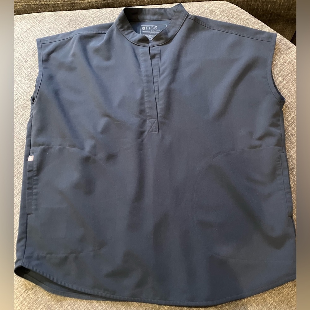Figs technical collection women’s size M scrub top